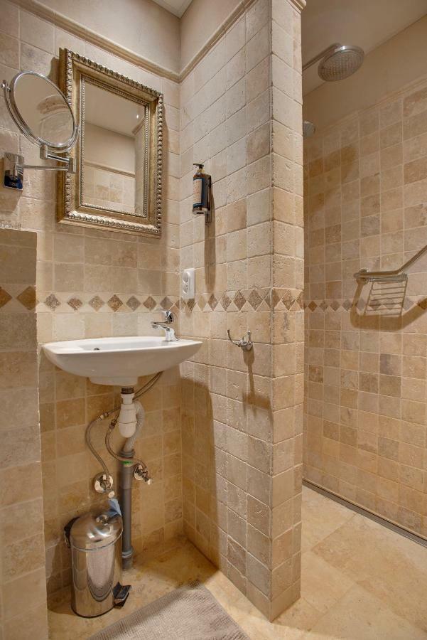 Bed and Breakfast Rue Galilee Марсеян Екстер'єр фото